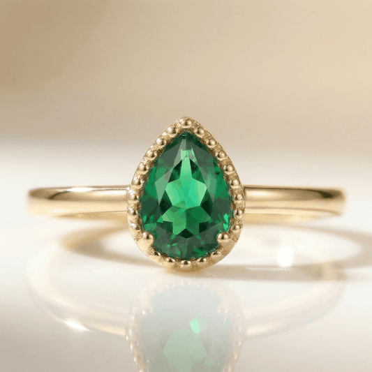 Anillo Gota Tipo Esmeralda