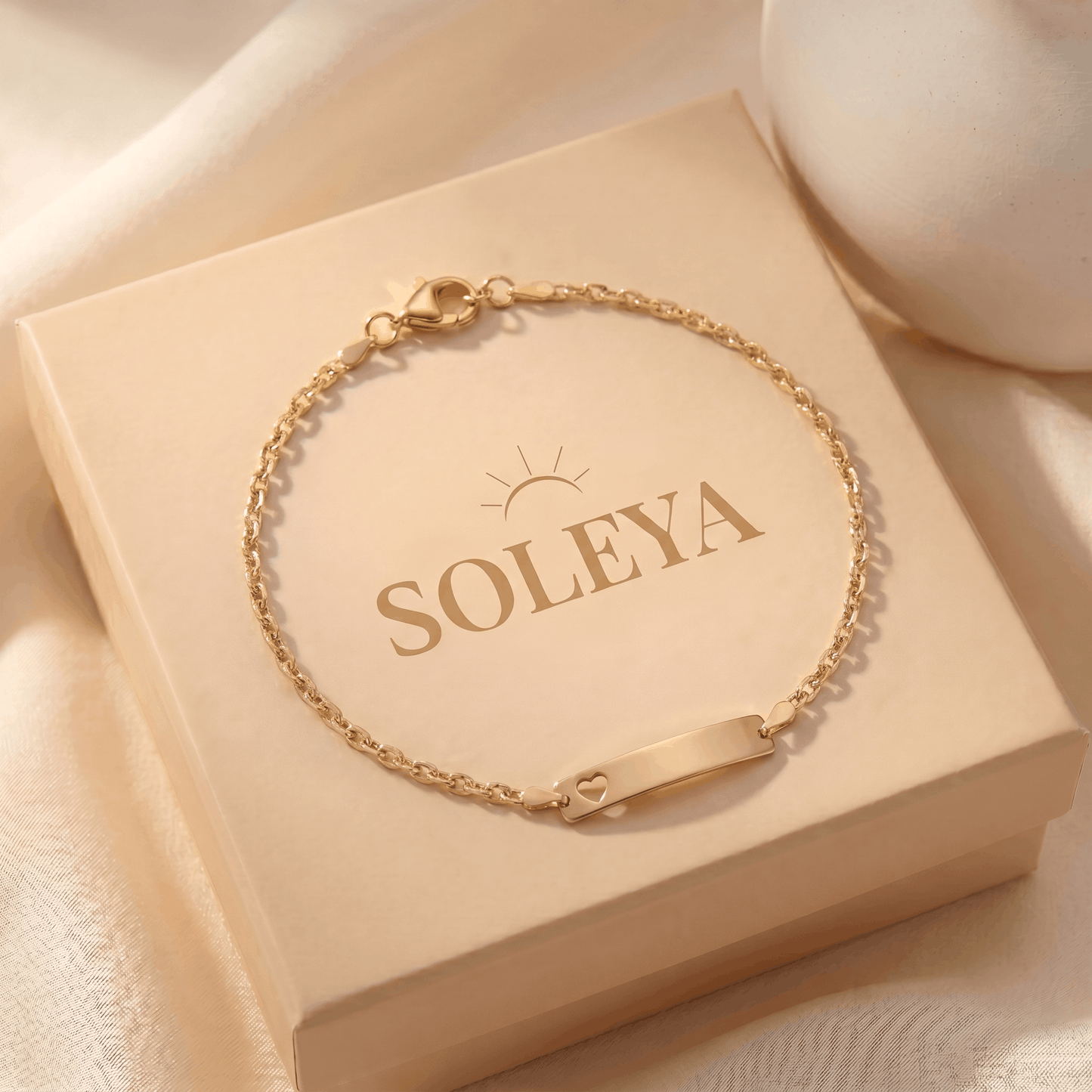 Pulsera Cartier con Placa Corazón